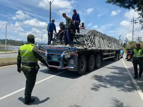 Identifican a 3 INTEGRANTES DE LA FAMILIA VENEZOLANA que murió aplastada en Medellín