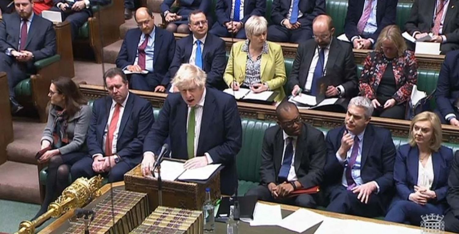 Boris Johnson habló en el Parlamento británico: “Me voy con la frente en alto”