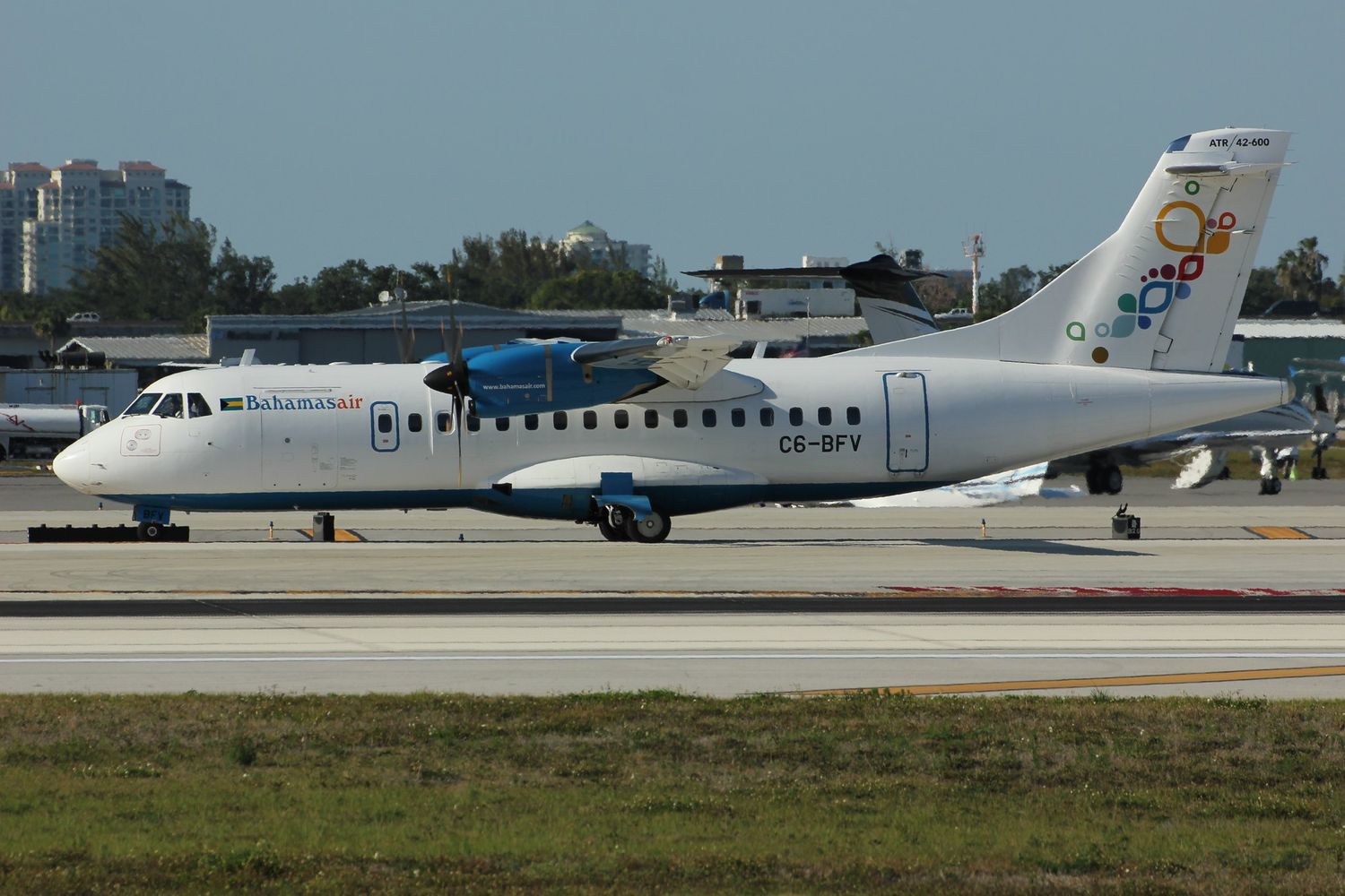 Bahamasair inició sus vuelos estacionales entre Freeport y Orlando