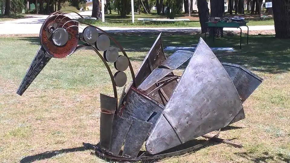 Encuentro de escultores en el balneario San Cayetano