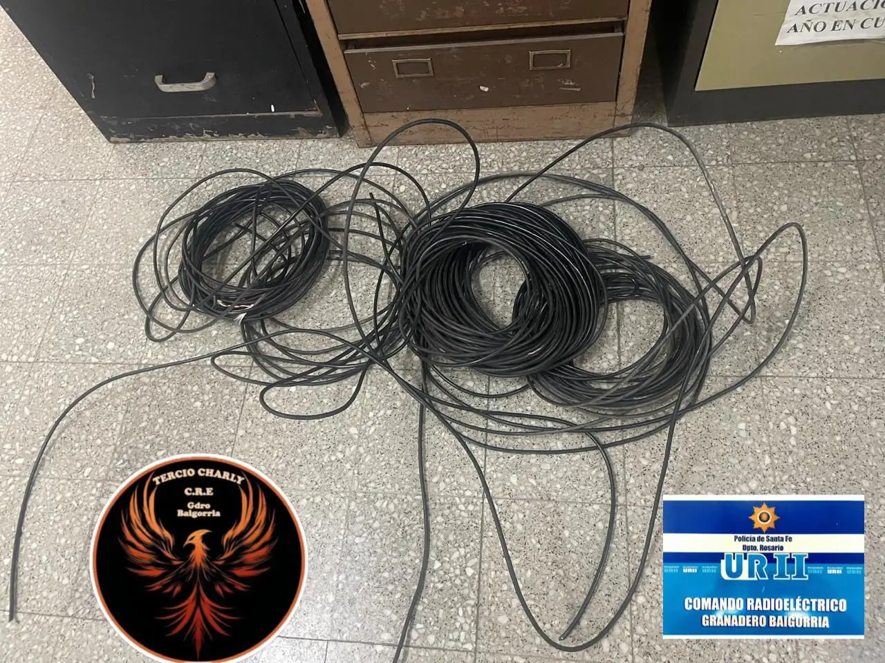 Un hombre y un adolescente detenidos por robo de cables en el centro.