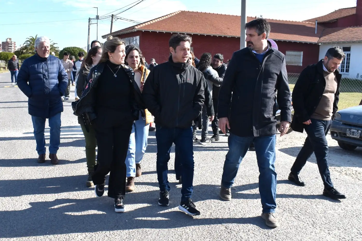 Kicillof en Miramar en la fiesta del Kiwi.