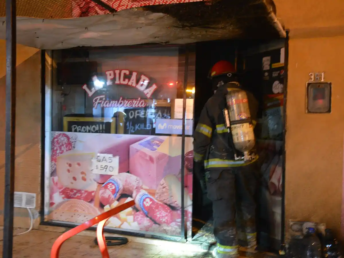 Un comercio se incendió en la madrugada