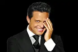 Luis Miguel, en Los Ángeles junto a su novia y sin guardaespaldas