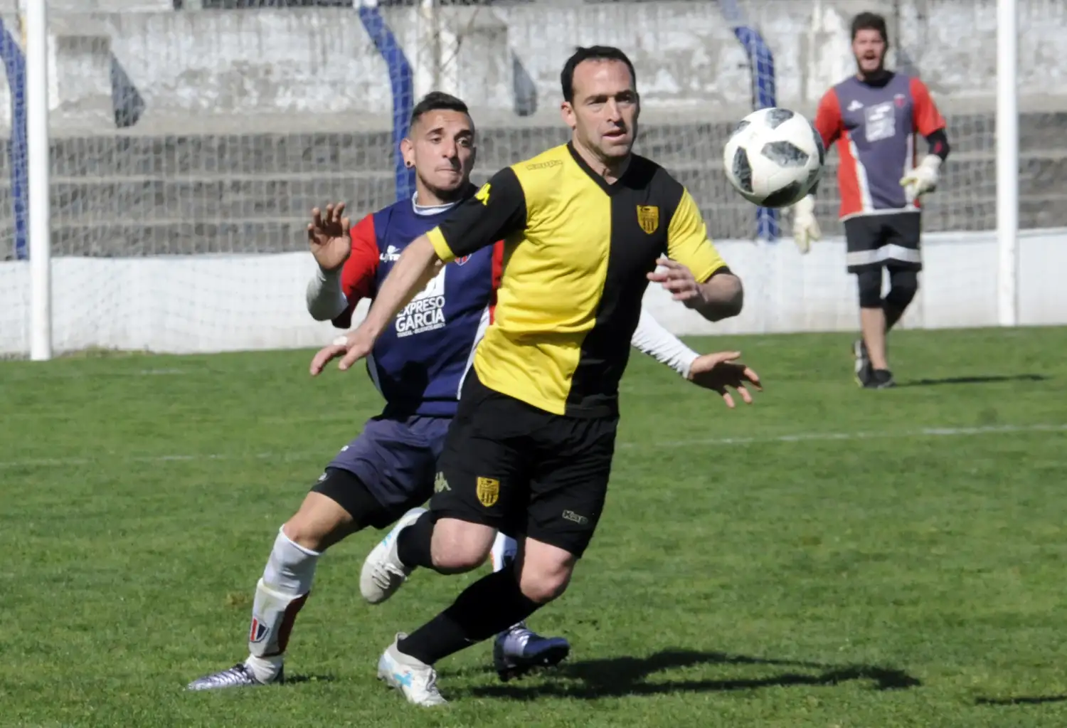 Santamarina movió parte de su plantel frente a Ferro