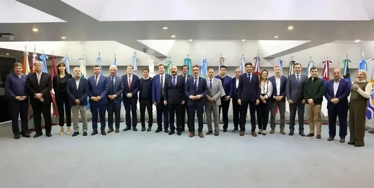 Gobernadores se reúnen en el CFI ante la caída de la coparticipación federal