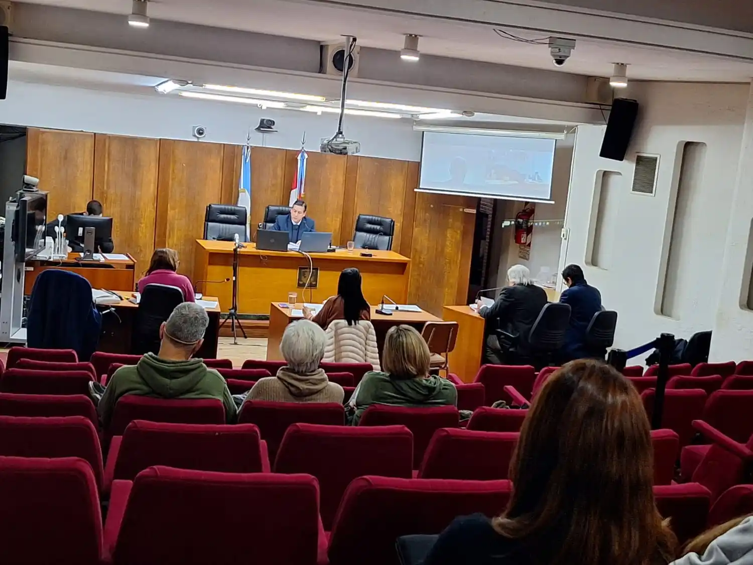 En la sala estuvieron presentes familiares de las víctimas.