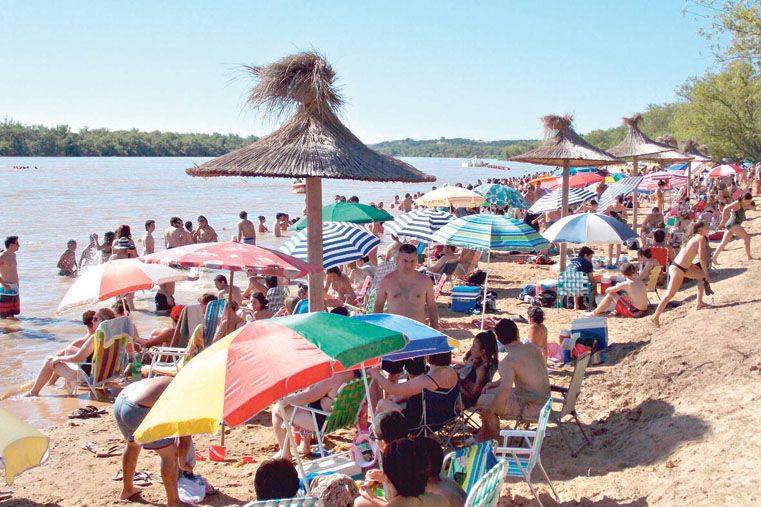 Show circense para festejar con el sol y el río