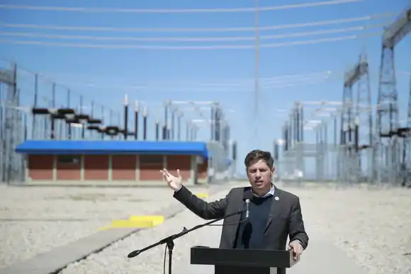Kicillof con intendentes de la quinta: Inauguró la nueva Estación Transformadora Vivoratá