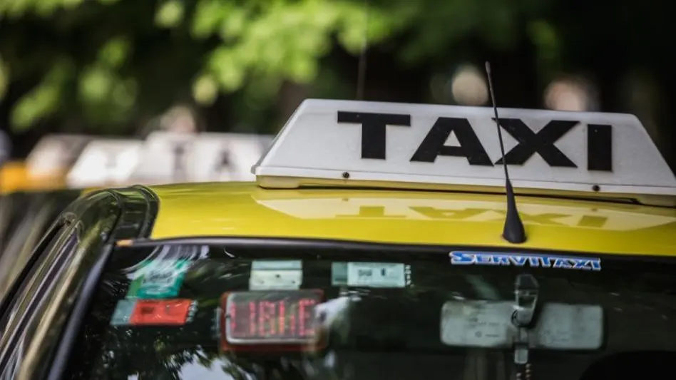 Faltan 400 choferes de taxis: "Creemos que lo podemos solucionar"
