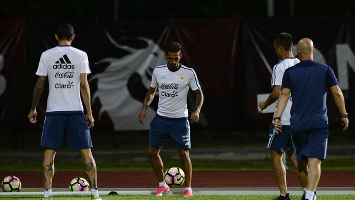 Lanzini se rompió un ligamento y se perderá el Mundial