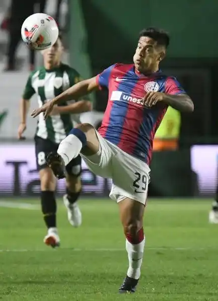 "Uvita" Fernández, titular en San Lorenzo.