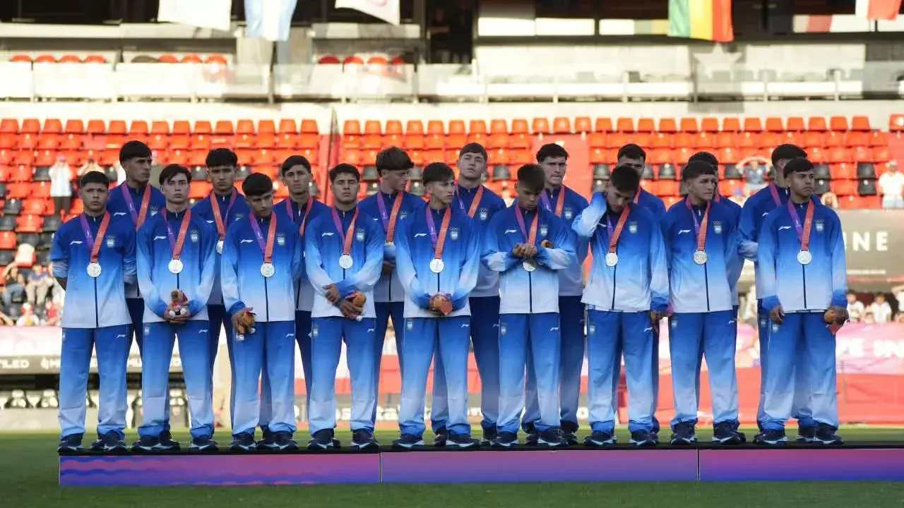 Argentina cayó ante Paraguay en los penales y obtuvo la medalla de plata en fútbol