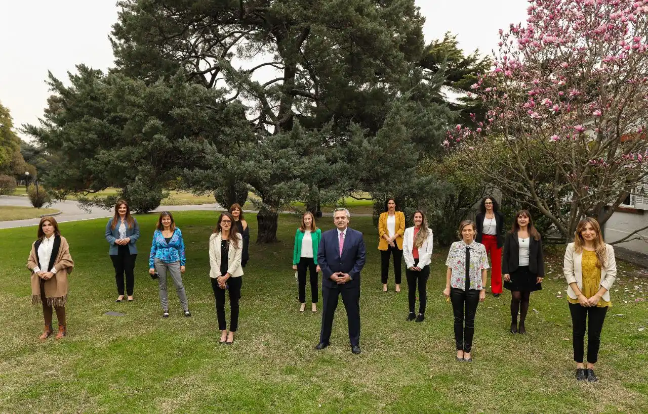 La IGJ estableció la paridad de género en las asociaciones y sociedades que se conformen en el futuro