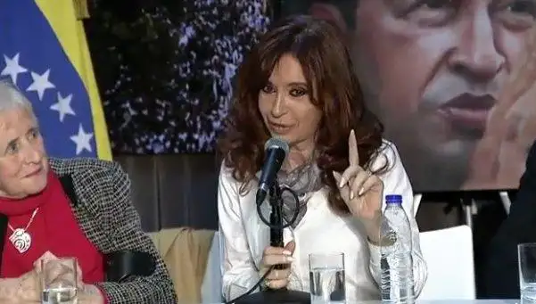 Cristina en el homenaje a Hugo Chávez: "No me molesta que se rían de mi"