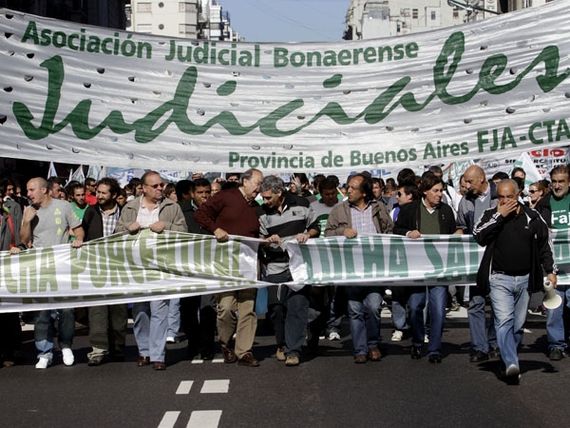 Judiciales bonaerenses piden cerrar la paritaria