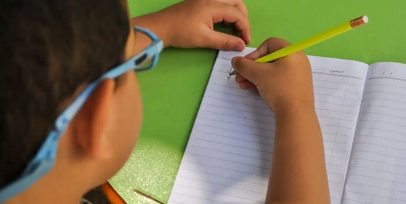 La evidencia muestra que quienes no logran leer en los primeros años tienen más riesgo de rezago y abandono.