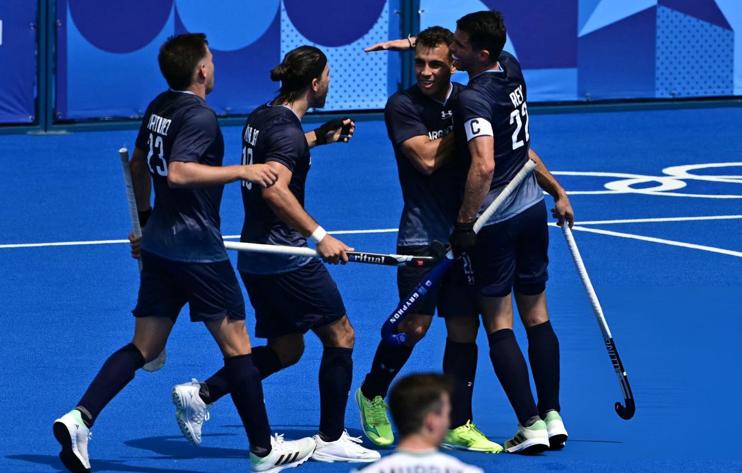Los Leones le ganaron 2-1 a Irlanda y clasificaron a cuartos de final