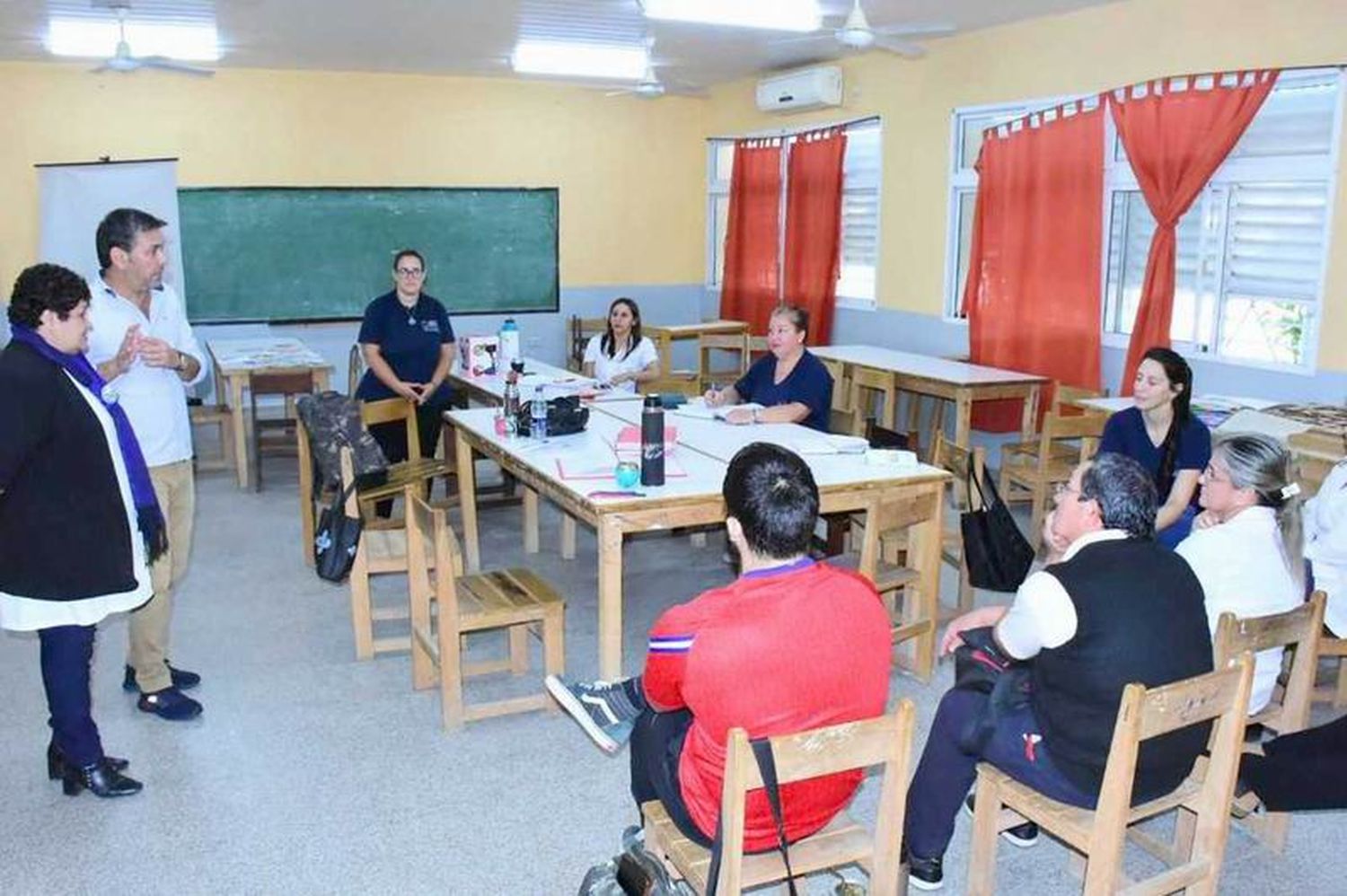 Educación Especial: charla-taller 
con docentes y familias de la EPEP 82