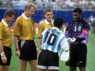 Maradona y Rufai juntos en el mundial del 94.