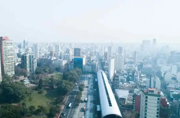 Emergencia nacional: el fuerte olor a humo por los incendios en las islas llegó a Buenos Aires