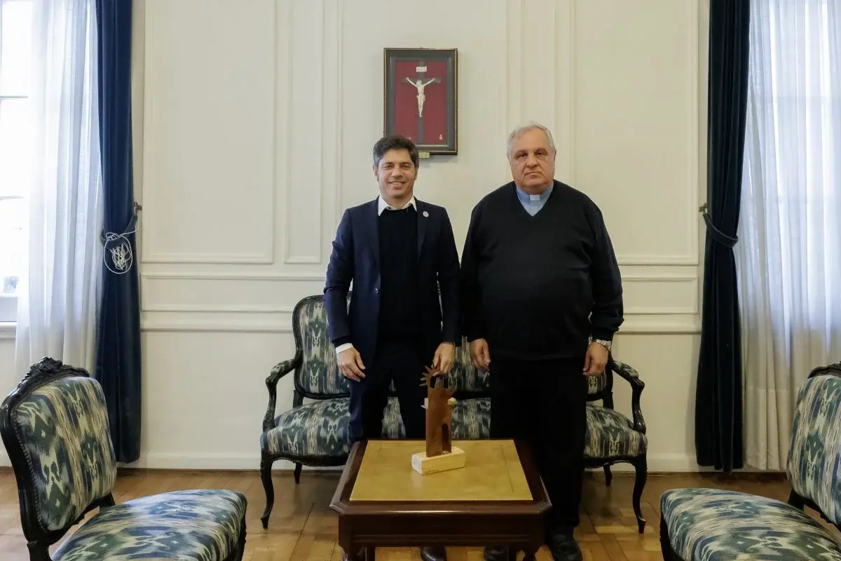 Kicillof con Monseñor Marcelo Colombo, de la CEA