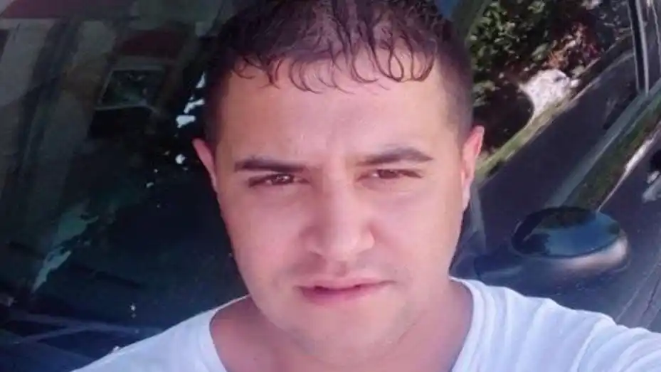 Una policía mató de dos balazos a un hombre que intentó robarle en un colectivo