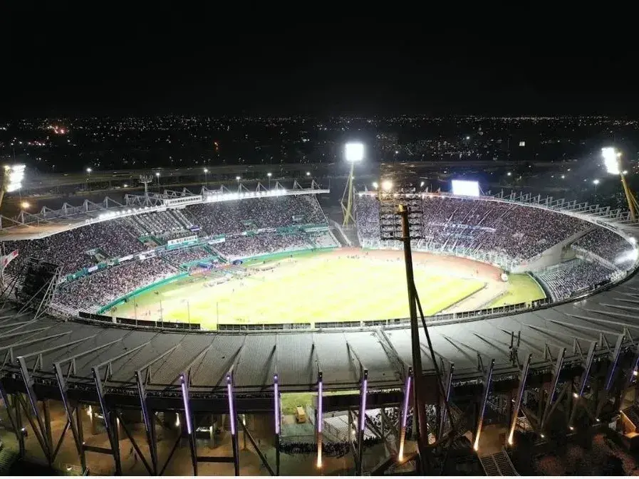 El estadio M.A. Kempes tendrá aforo reducido debido a la sanción de la FIFA.
