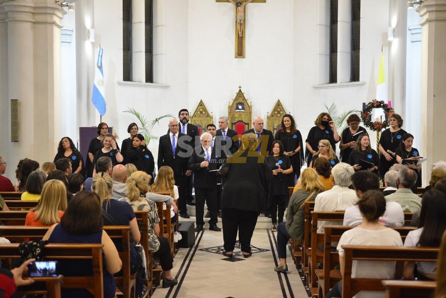 La magia del canto se apoderó de la iglesia Catedral