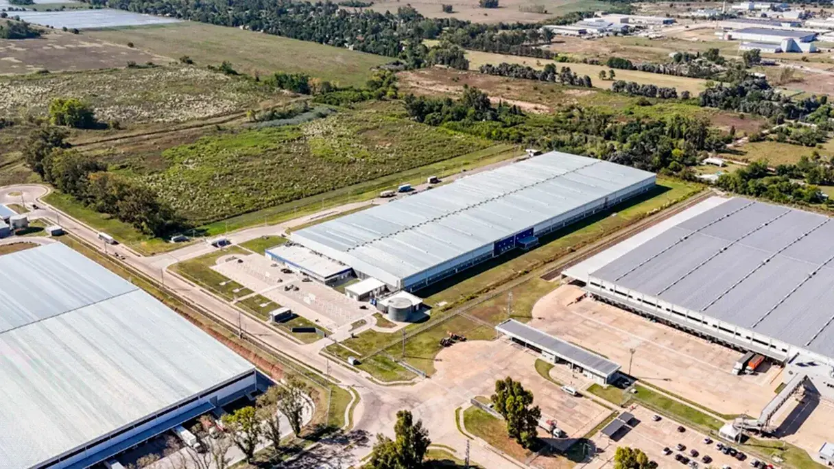 La planta cerró en noviembre de 2025 y dejó sin trabajo a 300 personas. Foto JLL.