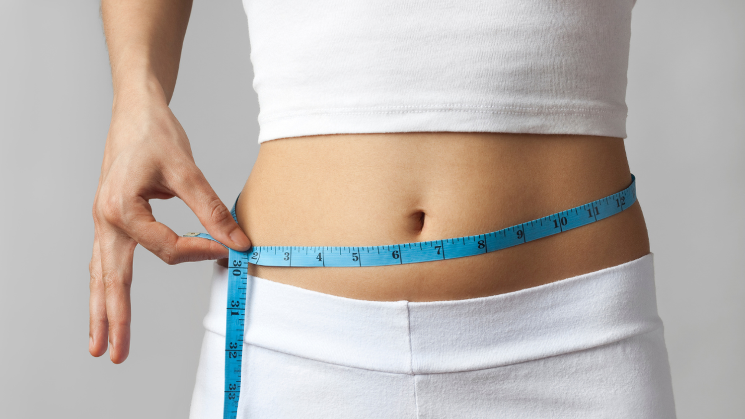 Con constancia, estos tres ejercicios pueden reducir la panza y mejorar tu salud en pocas semanas/ DeporteGlam