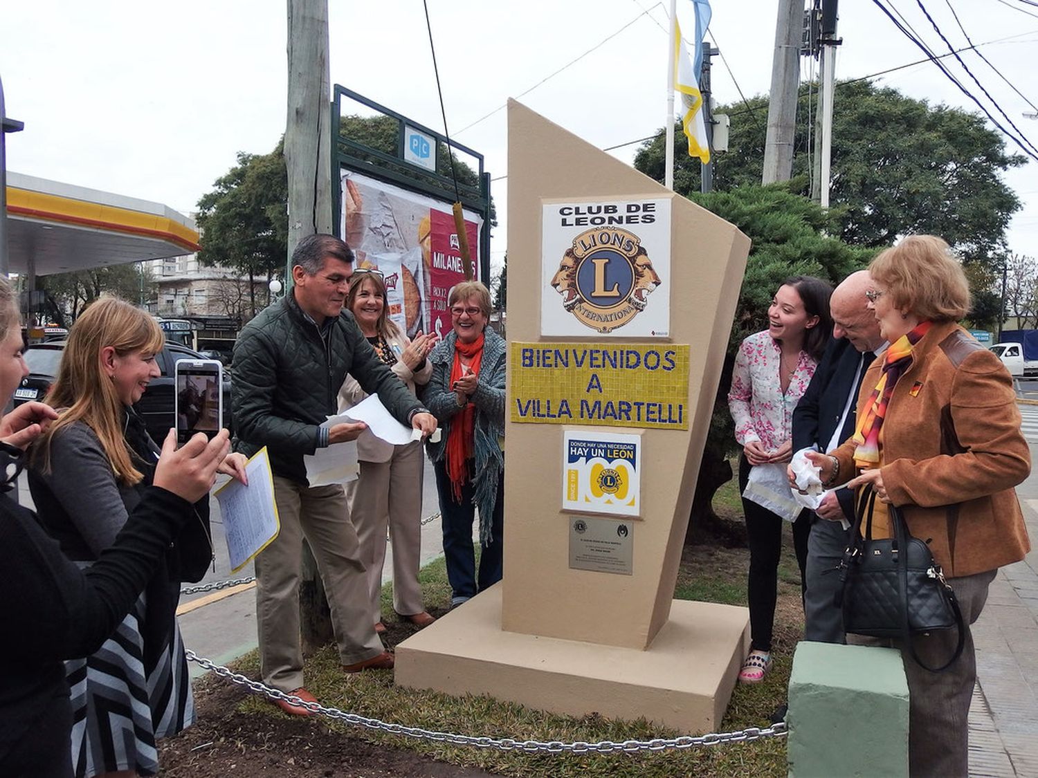Inauguraron un monolito por los 100 años de Leonismo Internacional en Villa Martelli