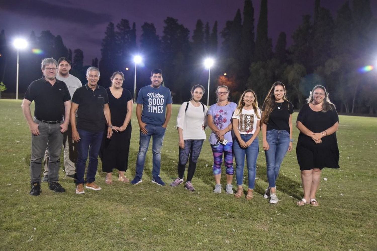 Se encendieron las nuevas luminarias en la plaza del barrio Los Arces