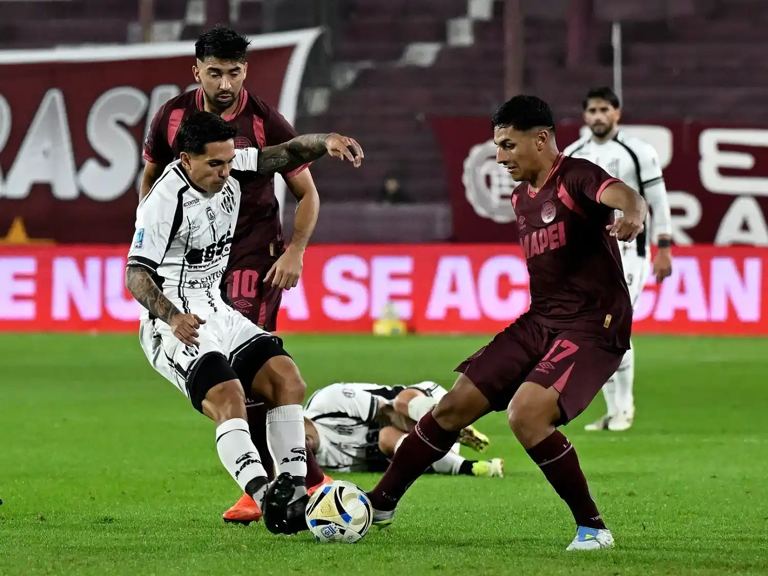 Lanús empató sin goles ante Central Córdoba