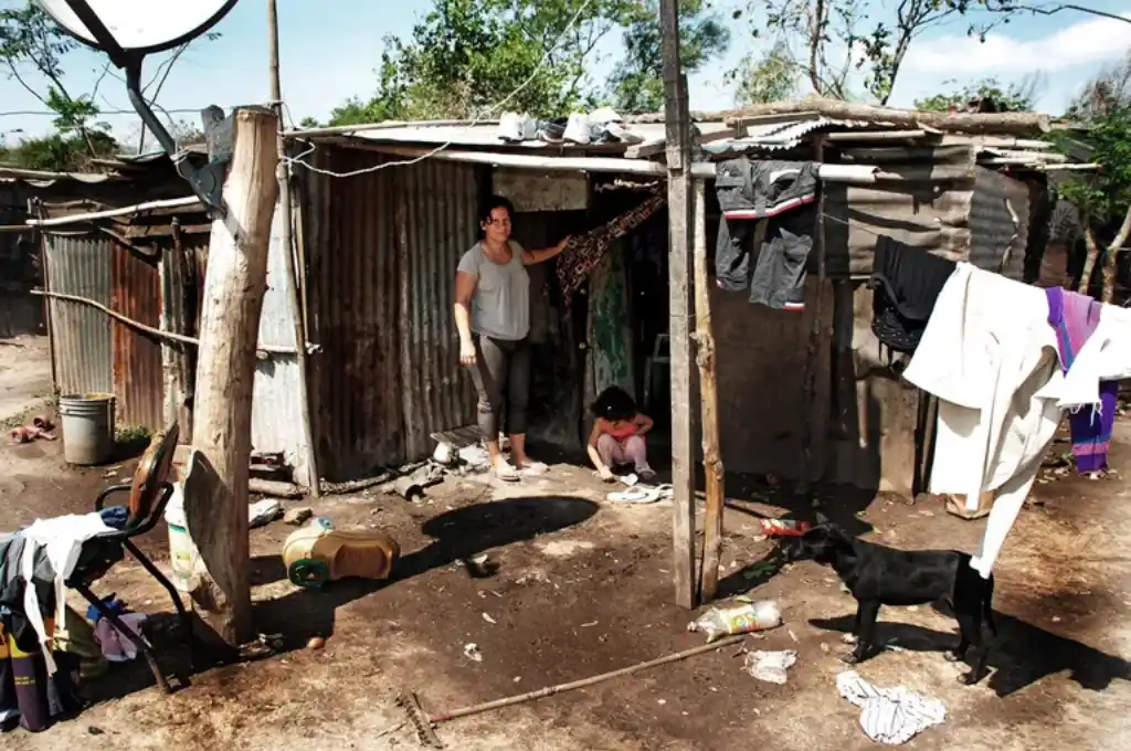 Las claves de por qué la pobreza bajó al 37,3%