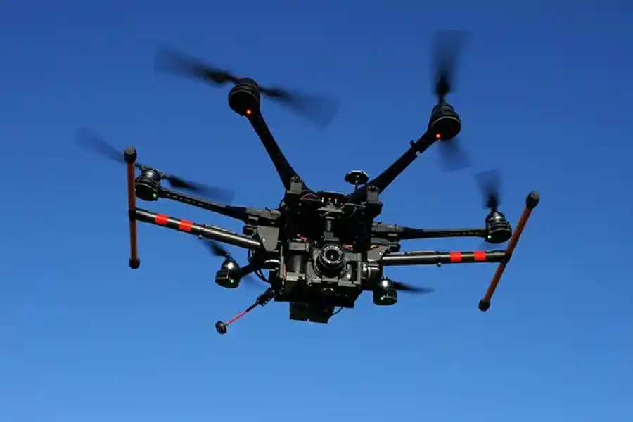 Siguen los decretos de desregulación aérea, ahora le tocó a los Drones y la remoción de aeronaves