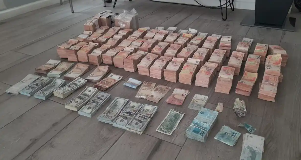 En el secuestro, Gendarmería contabilizó más de 45 millones de pesos, 23.000 reales, 22.035 euros y 83.172 dólares.