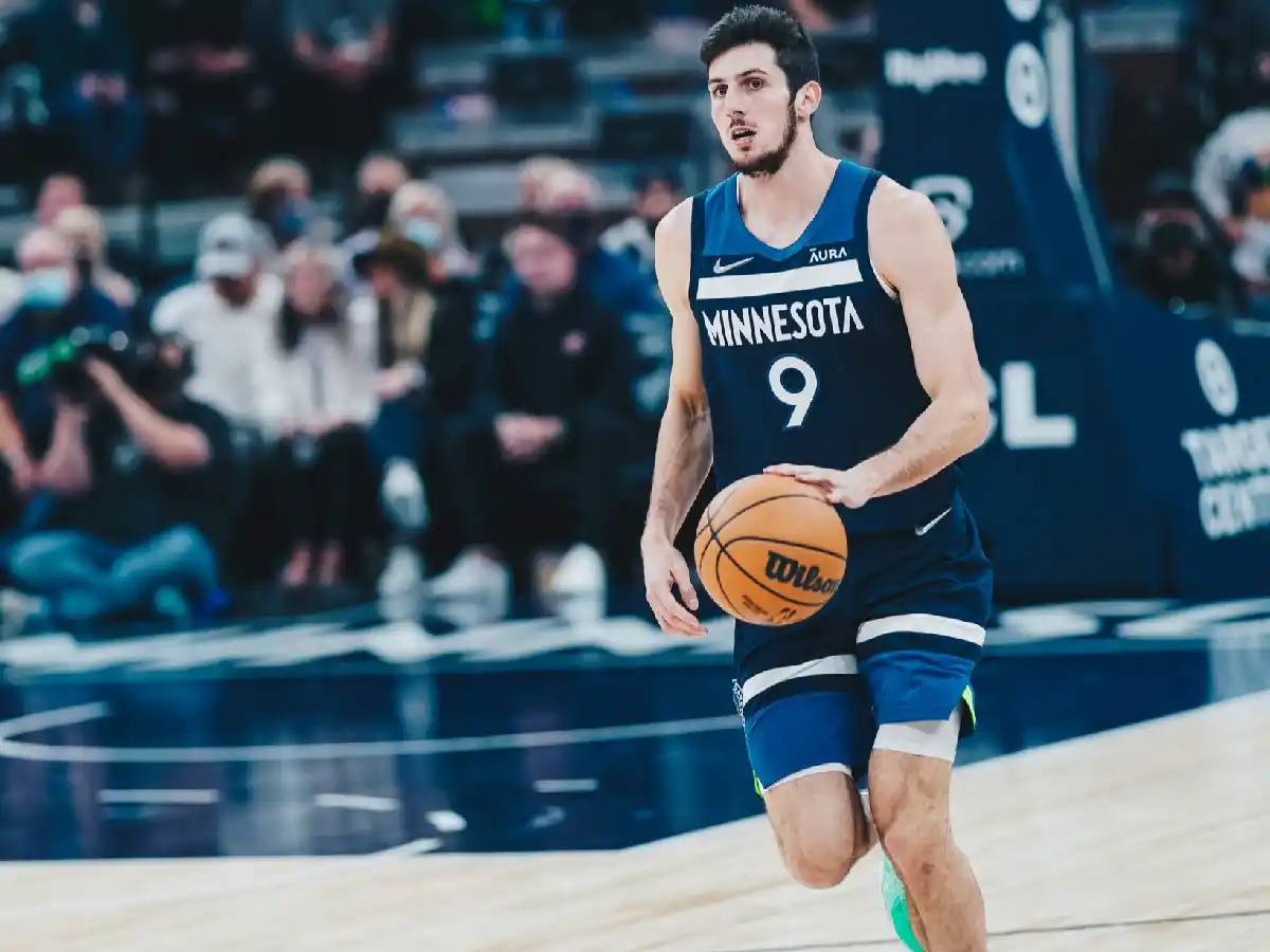 Minnesota mandó a Bolmaro a su equipo de la G-League
