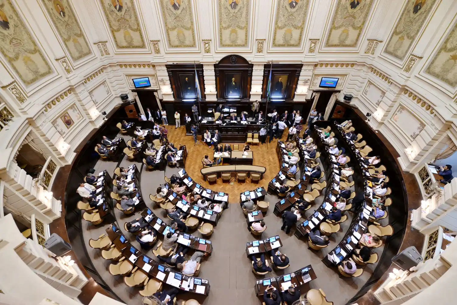 Diputados aprobó feriado por el Día del Trabajador Estatal