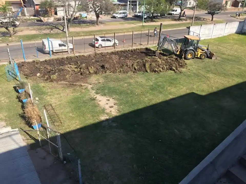 Comenzó la construcción de un playón en Juventud Unida: "Será un lugar de encuentro"