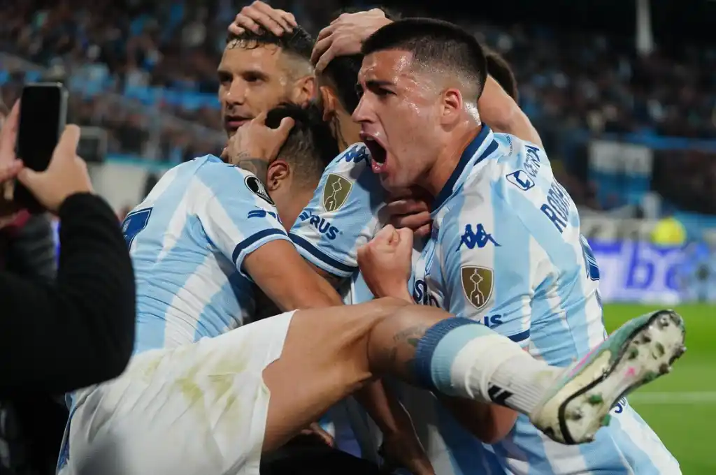 El festejo de Racing (Foto Marcelo Carroll).