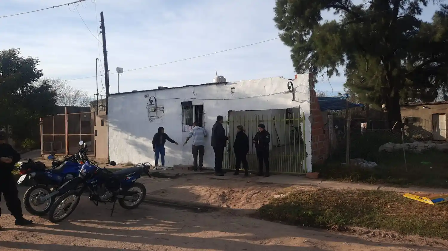 Policía y peritos investigan lo sucedido.