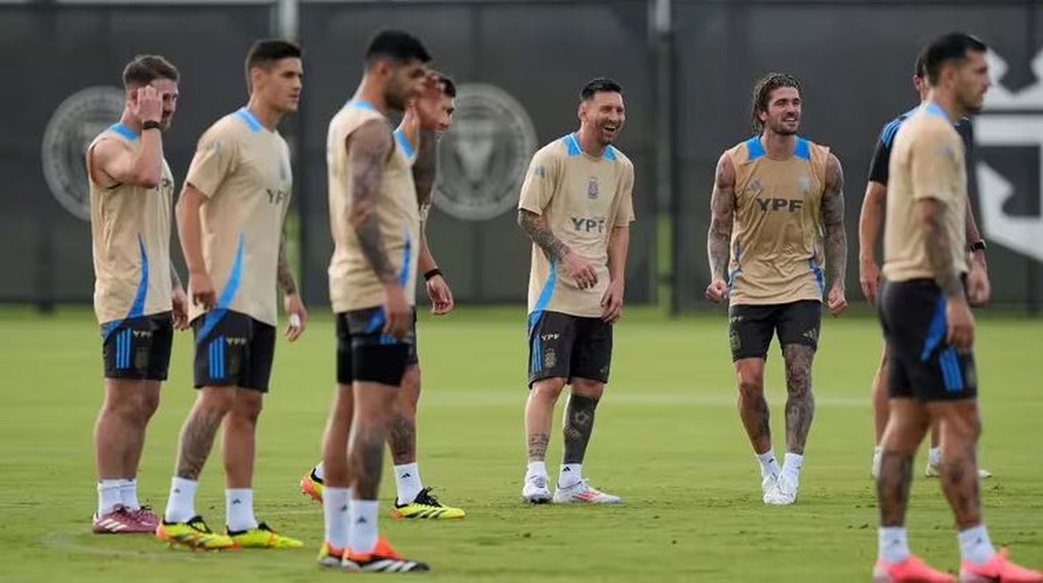 La Selección Argentina ya se entrena en una Miami con altísimas temperaturas.