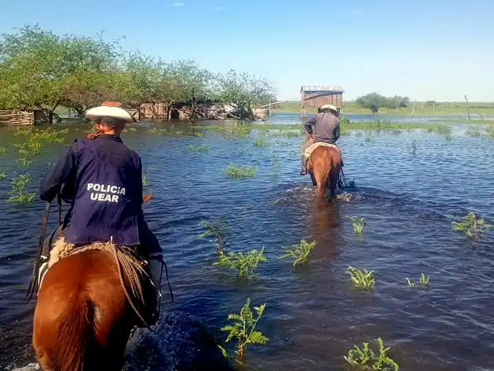 La Uear asistió a un productor ante la crecida del bañado La Estrella