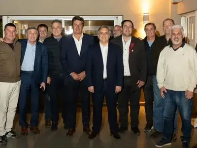 Santa Fe: intendentes del PJ de Santa Fe cenaron con el cordobés Llaryora