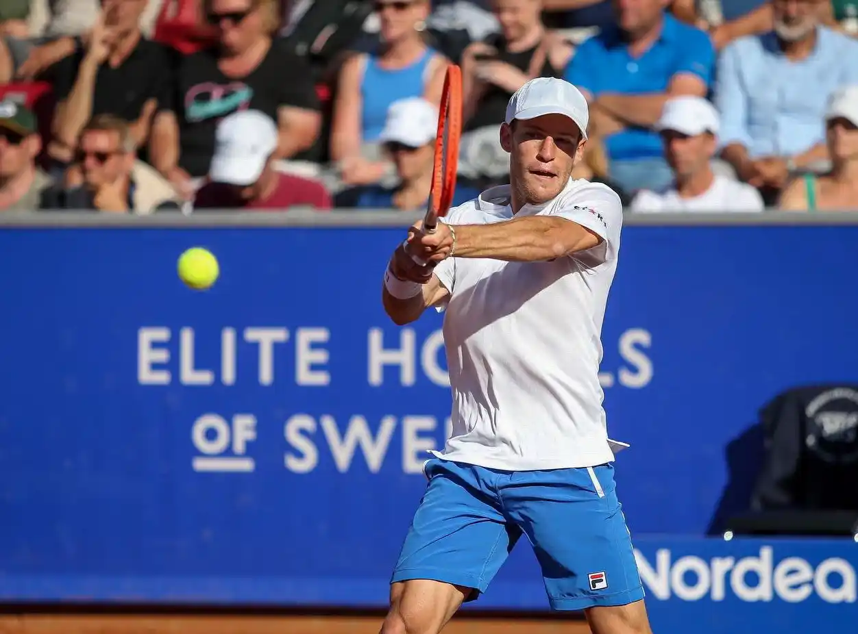 Cerúndolo eliminó a Ruud y pasó a cuartos de final