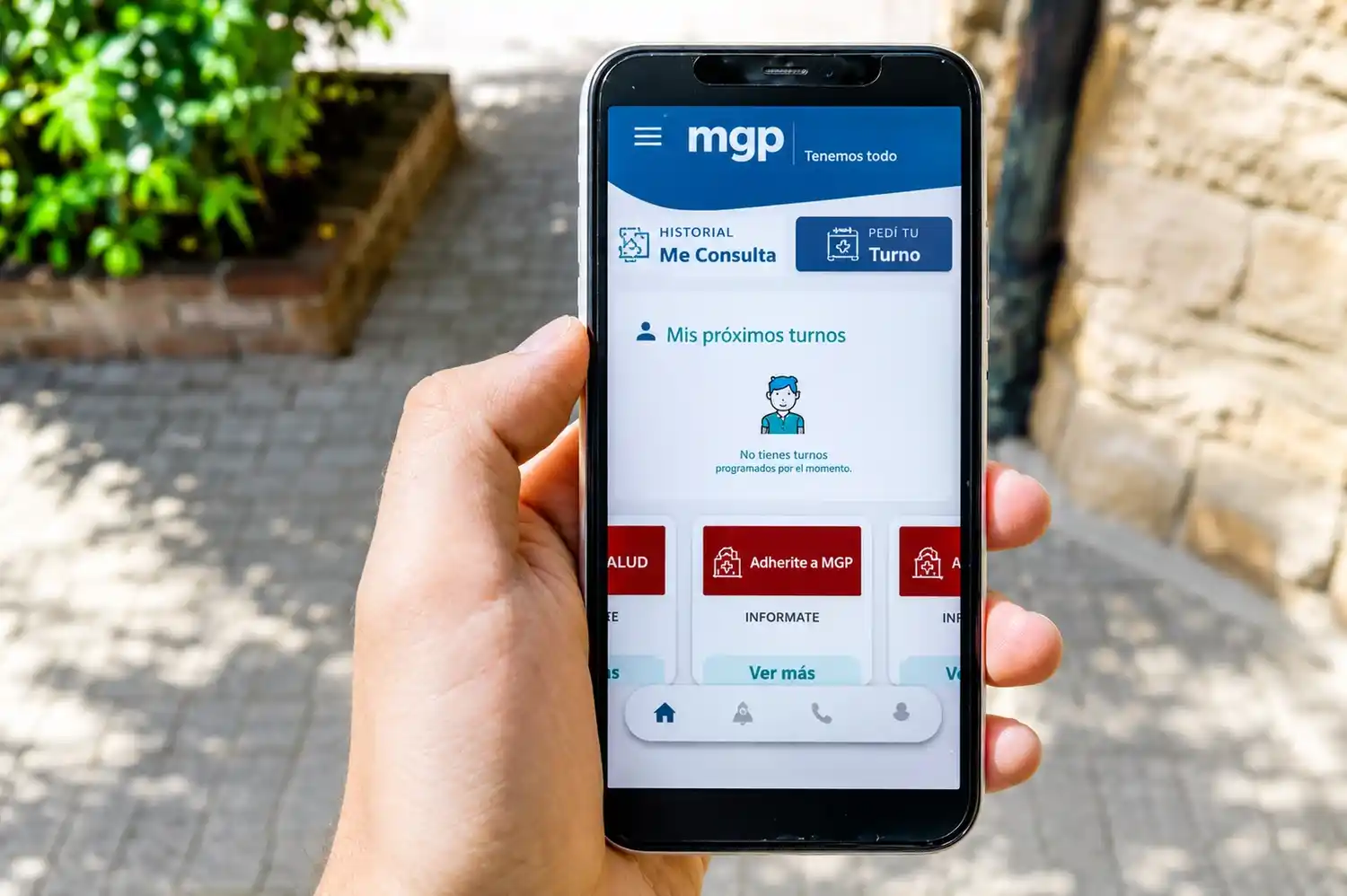 La oposición cuestionó el funcionamiento de la aplicación Salud MGP y reclamó que el registro pueda completarse de manera remota, sin necesidad de asistir a un CAPS para validar la identidad.