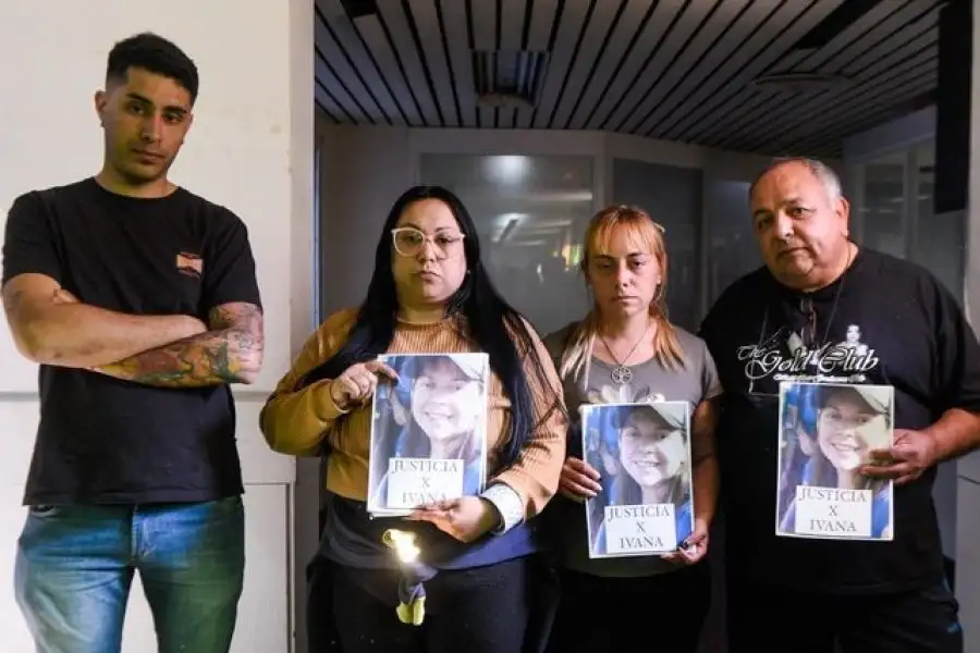 Daniel, las hermanas y el padre de Ivana piden por justicia