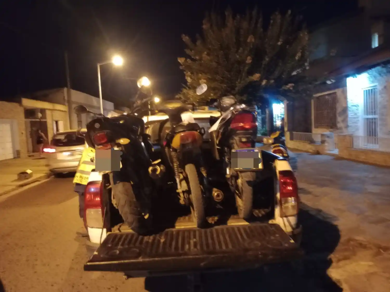 En total 12 motocicletas fueron secuestradas durante el operativo.