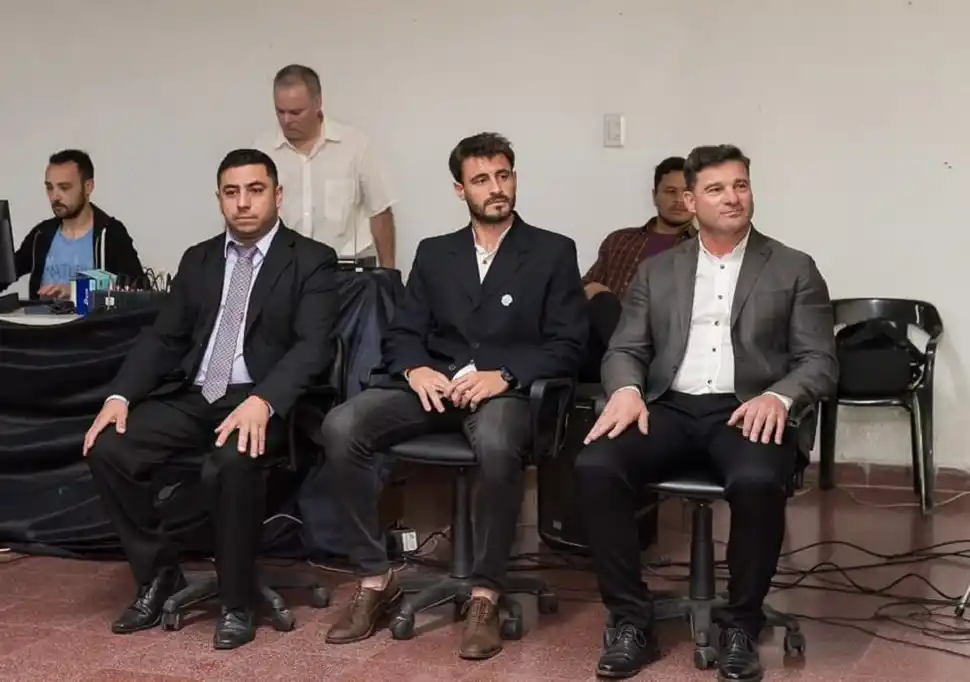 Santiago Pauloni (izq.) y Juan Pablo Garmendia (medio) asumieron como concejales, mientras que Abel Natalio Lattanzi (der.) cumplirá su tercer mandato como intendente.